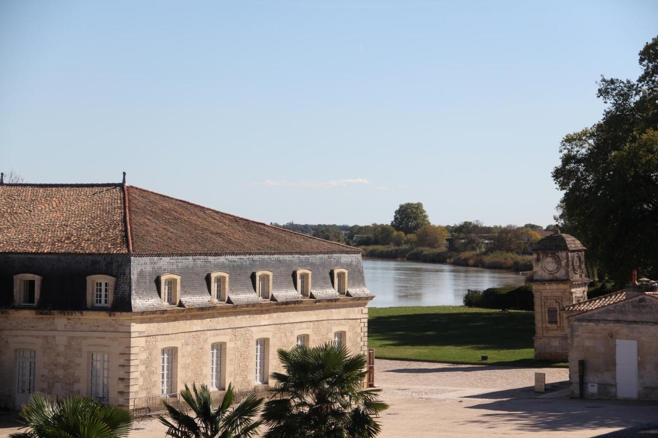 Les Demoiselles De Rochefort Esterno foto
