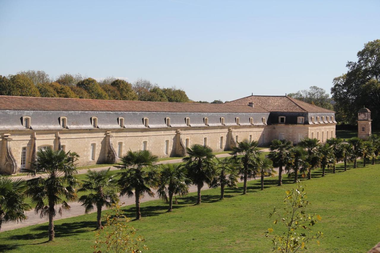 Les Demoiselles De Rochefort Esterno foto